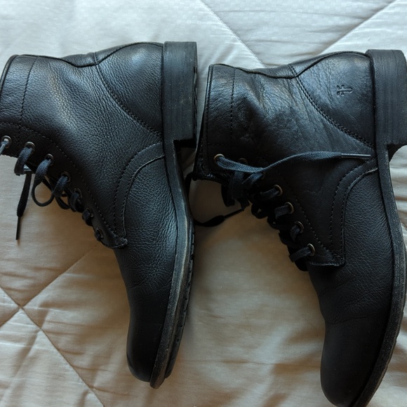 Frye Black Tyler Lace Up Combat Style Boot - gently worn - Picture 2 of 10